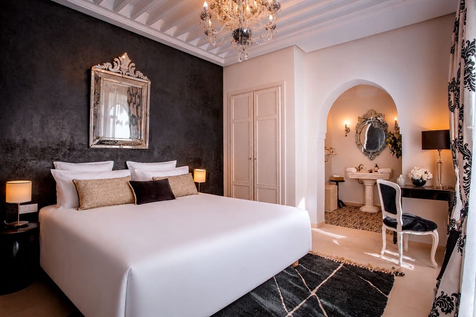 Luxury Suite, Non Smoking, Courtyard View | Egyptian cotton sheets, premium bedding, Select Comfort beds