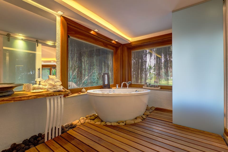 Aqua Super Deluxe Room | Deep soaking bathtub