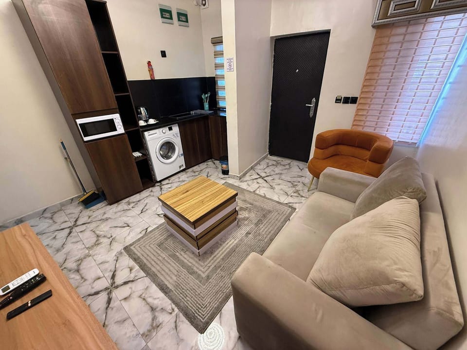 Junior Room, Balcony, City View | Living area