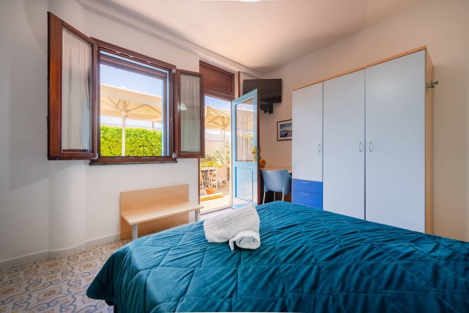 Deluxe Double Room, Courtyard View | In-room safe, soundproofing, WiFi (free)