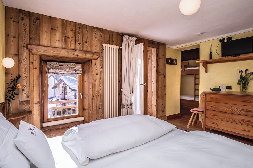 Comfort Quadruple Room, Balcony, Mountain View | Free WiFi