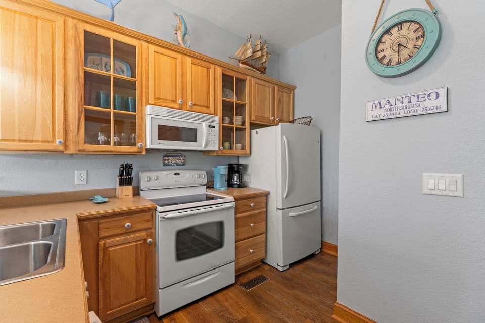 SBC1104: Surf's Up | Kitchen
