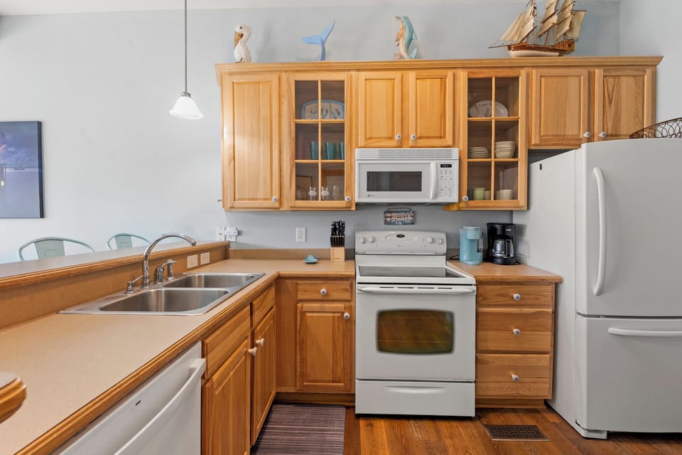 SBC1104: Surf's Up | Kitchen