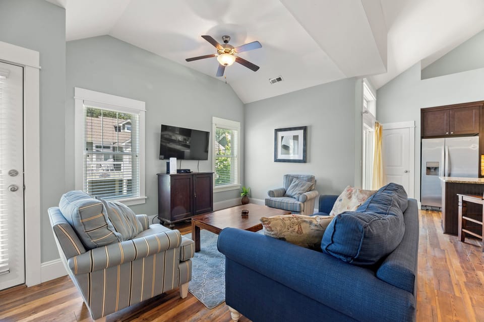 BV1086A: Sol Mate at Beacon Villas | Mid Level Living Area