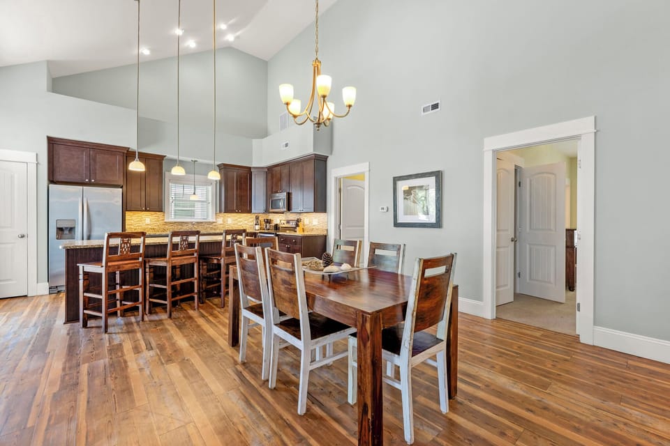 BV1086A: Sol Mate at Beacon Villas | Mid Level Dining Area