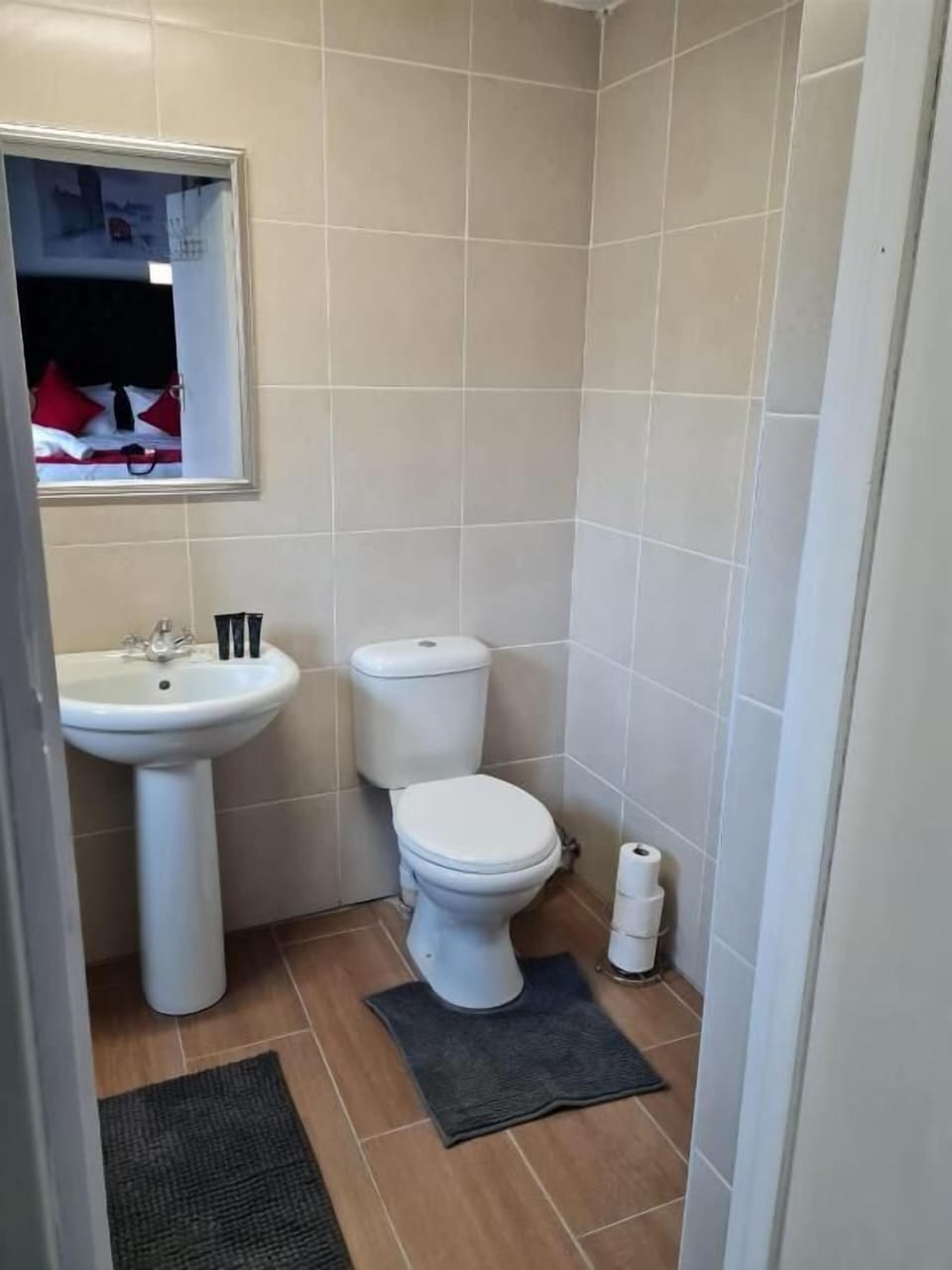 Danrit Guesthouse Bed and Breakfast in Roodepoort