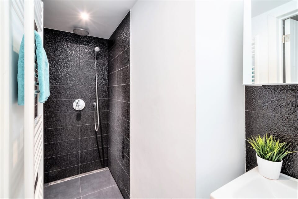 Apartment | Bathroom