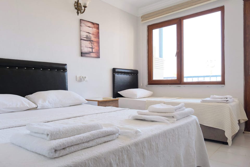 Deluxe Room, Balcony, Mountain View | Free WiFi, bed sheets