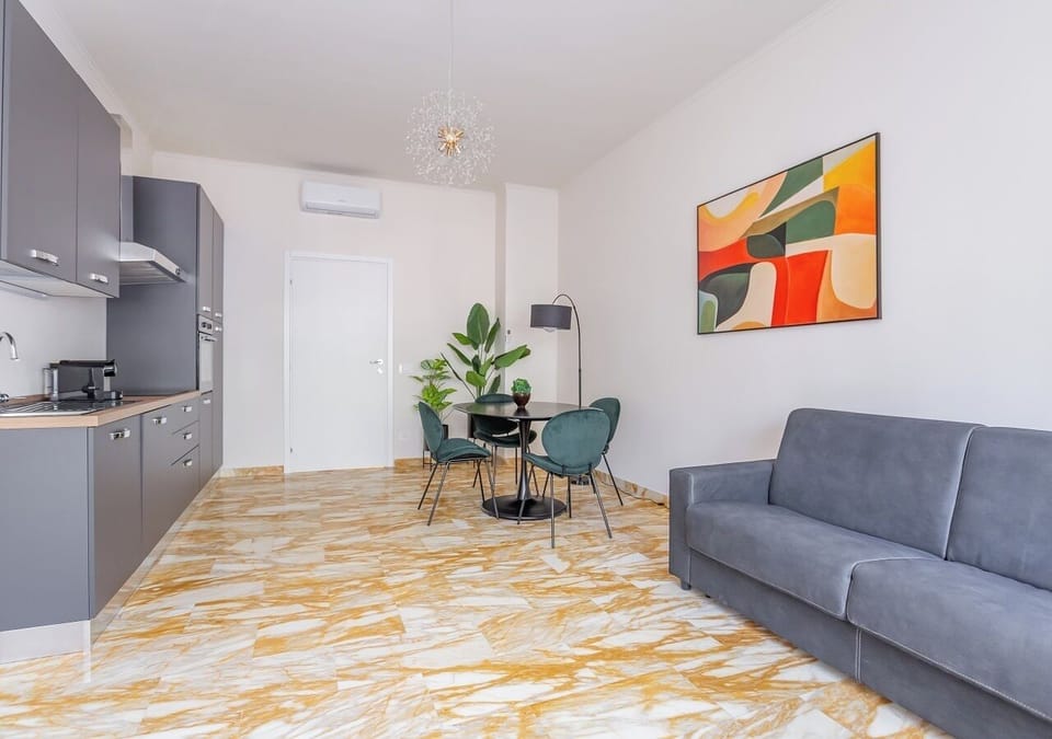 Deluxe Suite | Living area