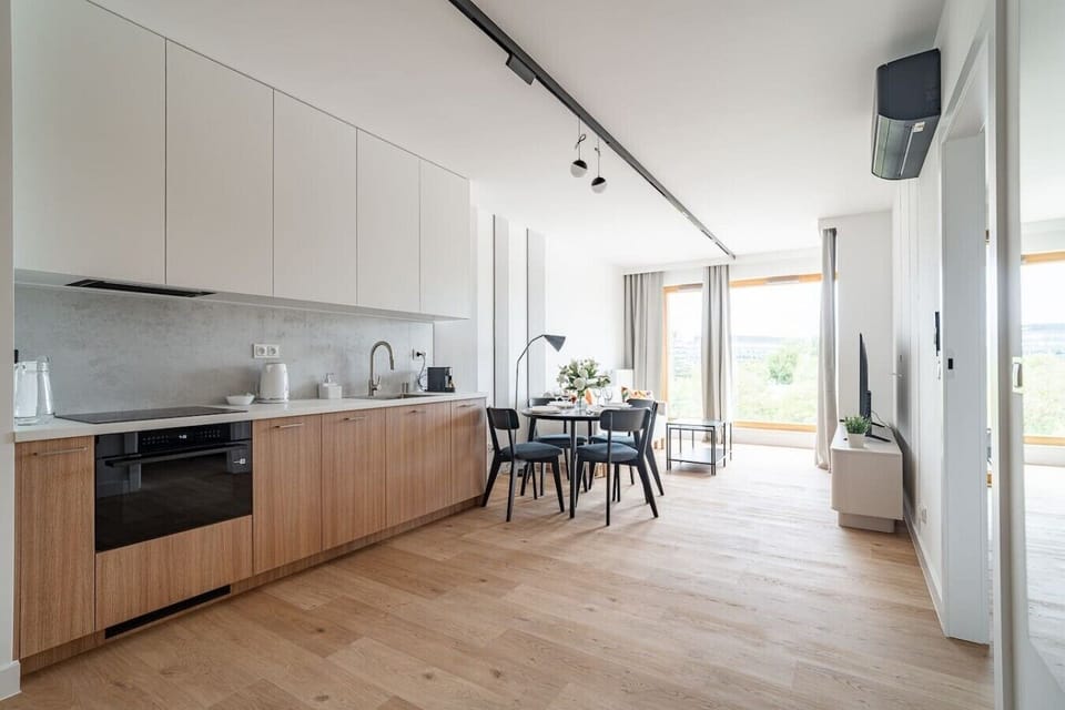 Kraków Apartment with A/C, Parking, Balcony and Vistula River Nearby| Book Now with RENTUJEMY.COM