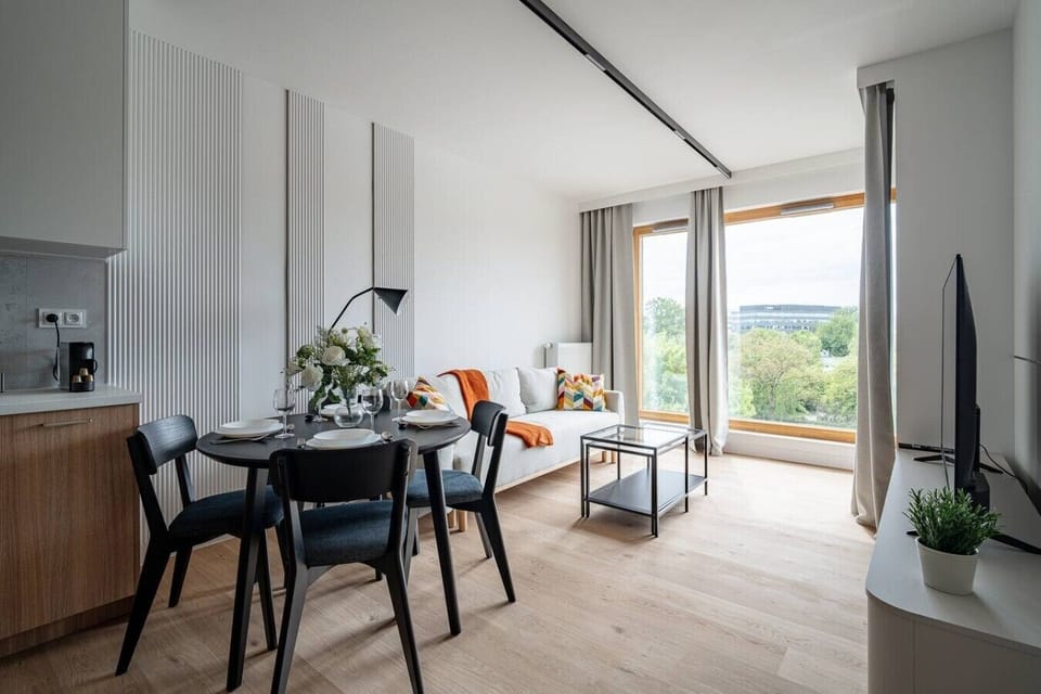 Kraków Apartment with A/C, Parking, Balcony and Vistula River Nearby| Book Now with RENTUJEMY.COM