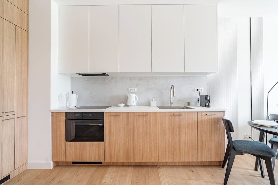 Kraków Apartment with A/C, Parking, Balcony and Vistula River Nearby| Book Now with RENTUJEMY.COM