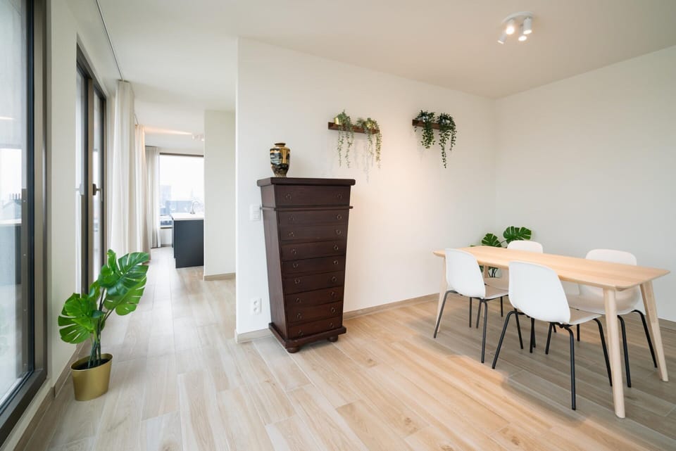 Apartment | Dining