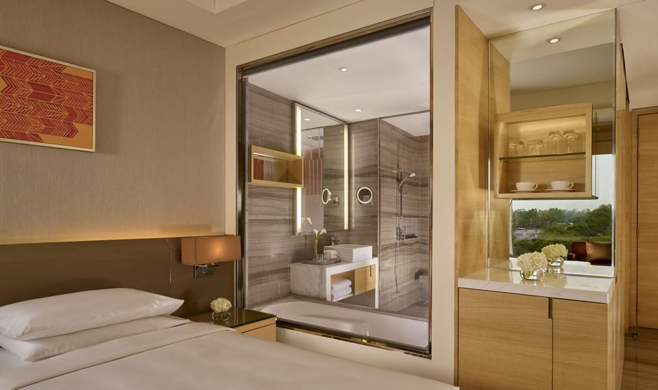 Separate tub and shower, deep soaking tub, rainfall showerhead