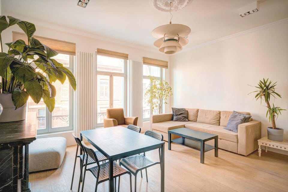 Apartment | Dining