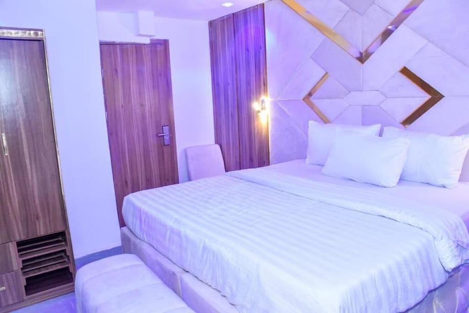 Deluxe Room, Balcony, City View | Desk, laptop workspace, blackout drapes, soundproofing