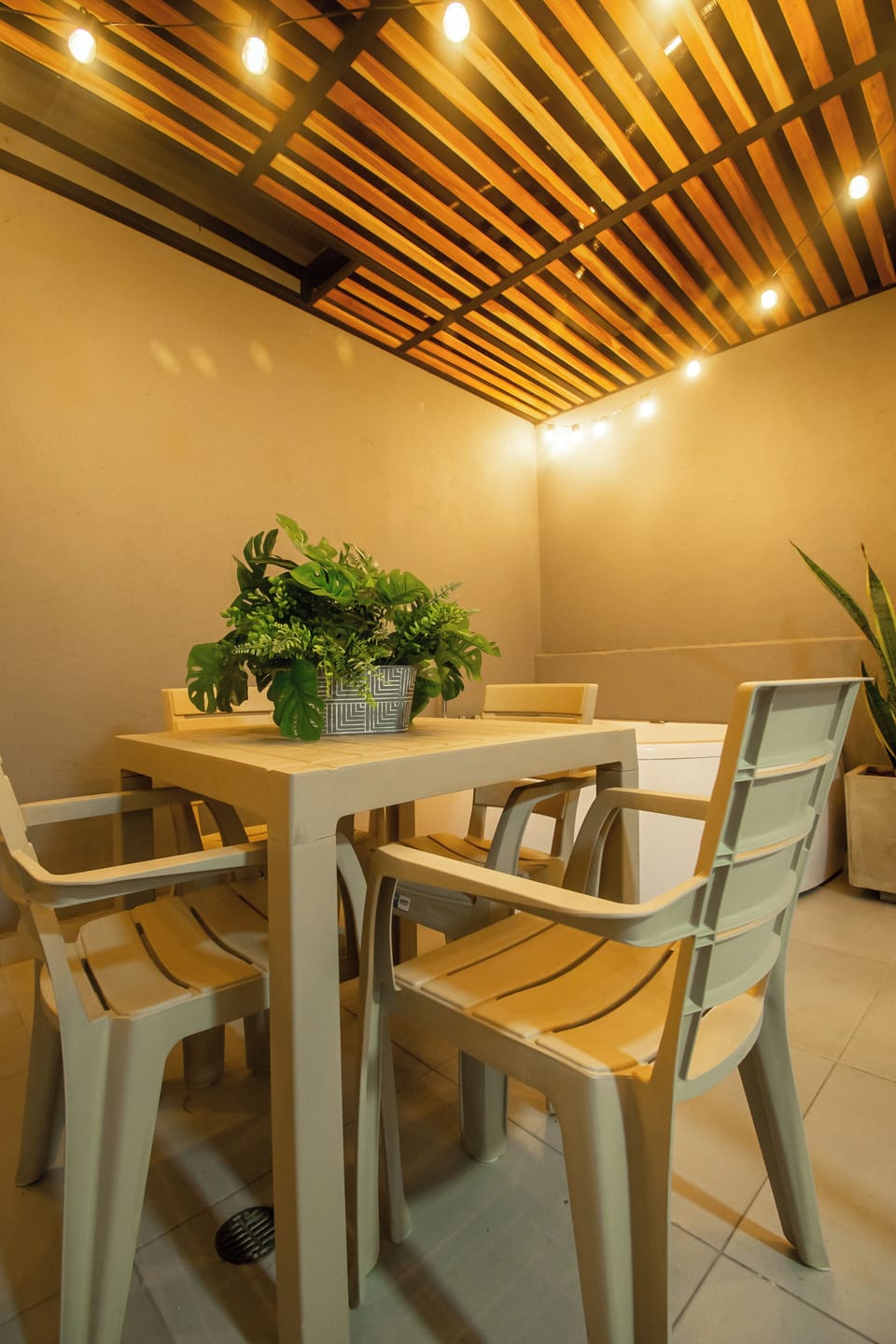 Studio, Garden View | Dining