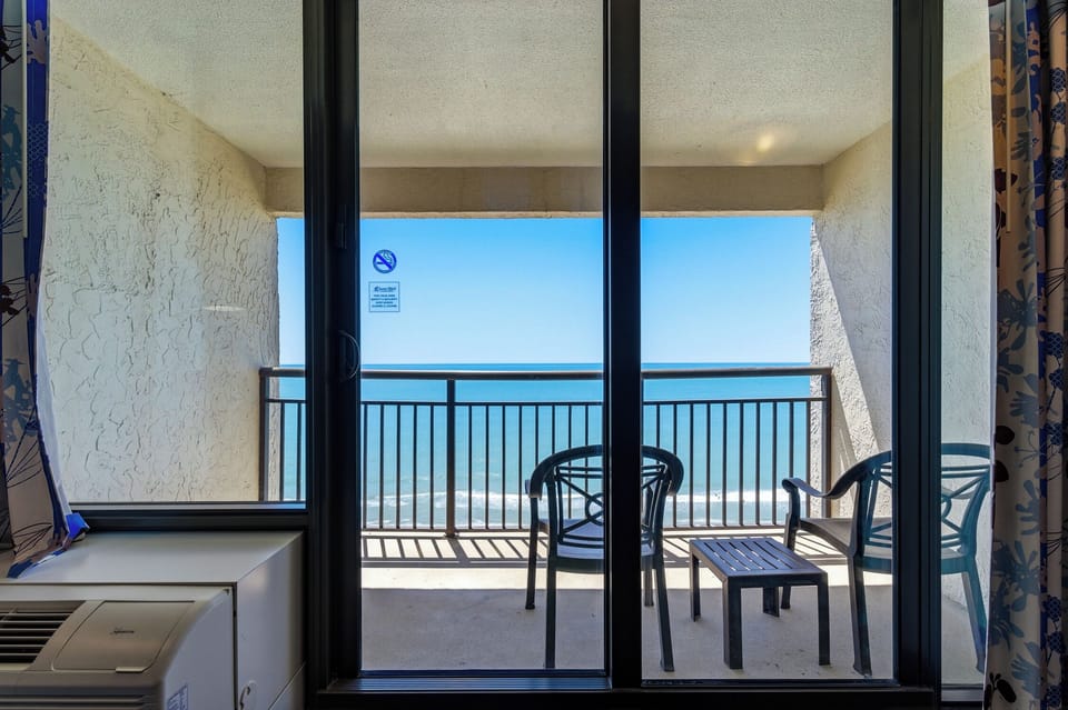 Ocean Reef 1608 Private Balcony