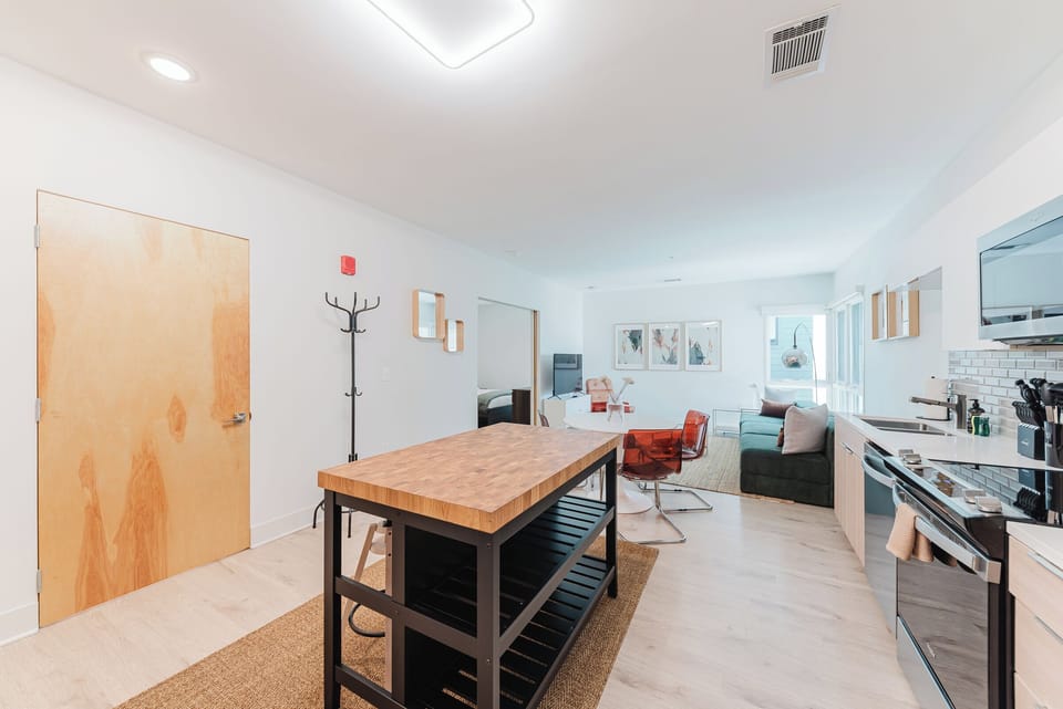 Suite, 1 Bedroom | Private kitchen