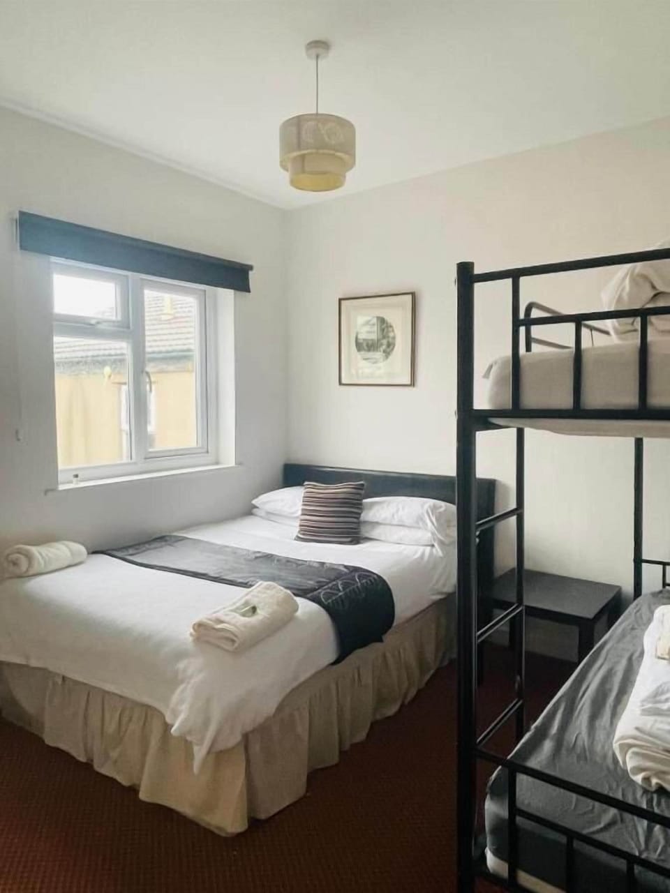Family Room | Iron/ironing board, free WiFi