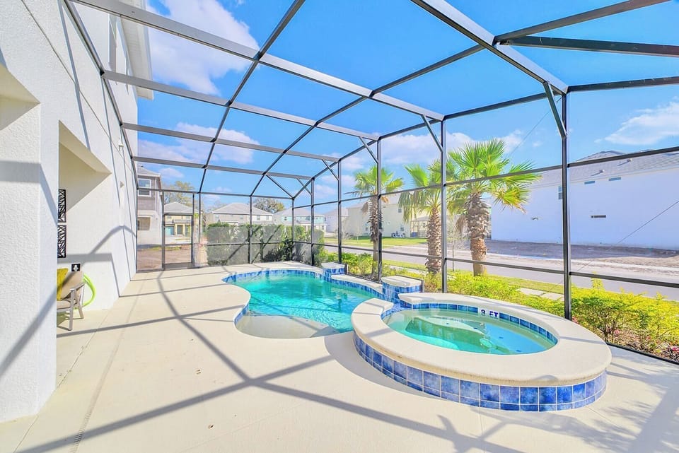 Screened in Patio
