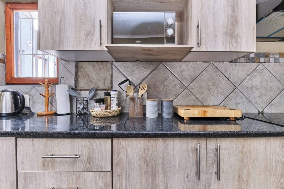 Apartment, 3 Bedrooms, Patio | Interior
