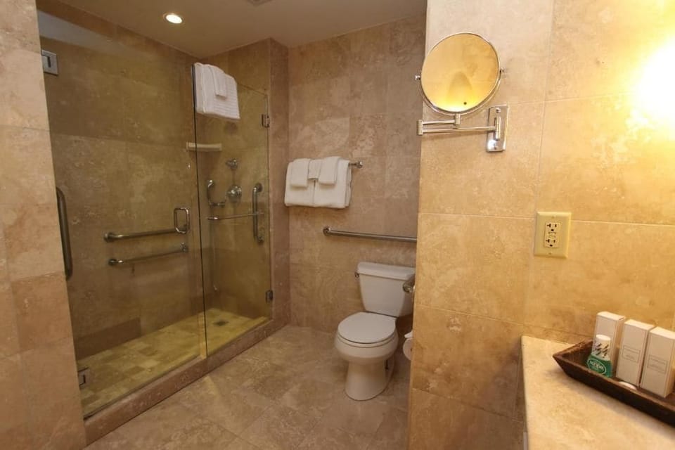 Combined shower/tub, free toiletries, towels, soap