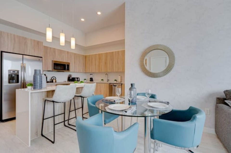 Classic Apartment | In-room dining