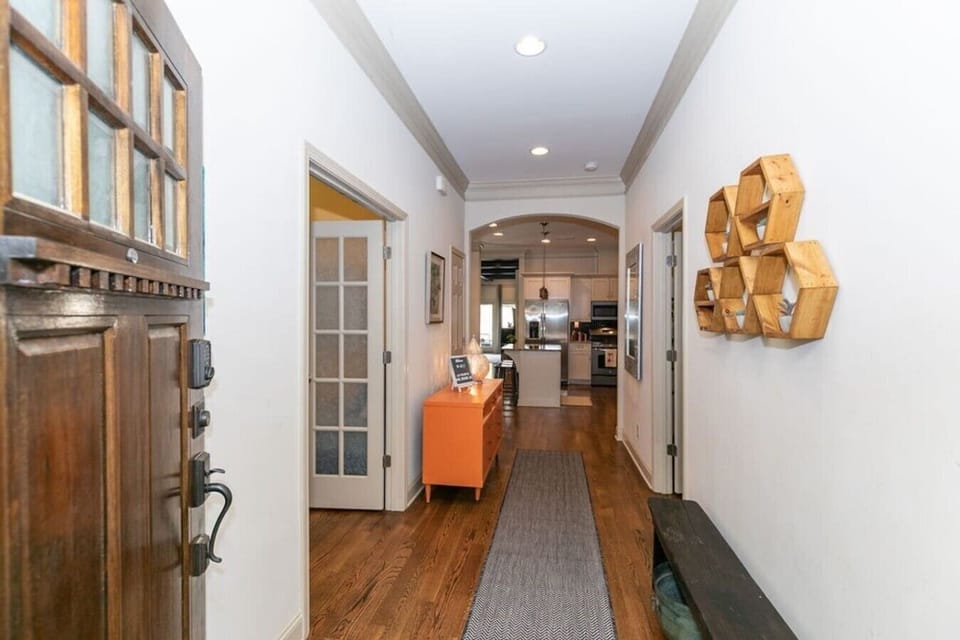 Hallway moments that feel distinctly Atlanta and full of character.