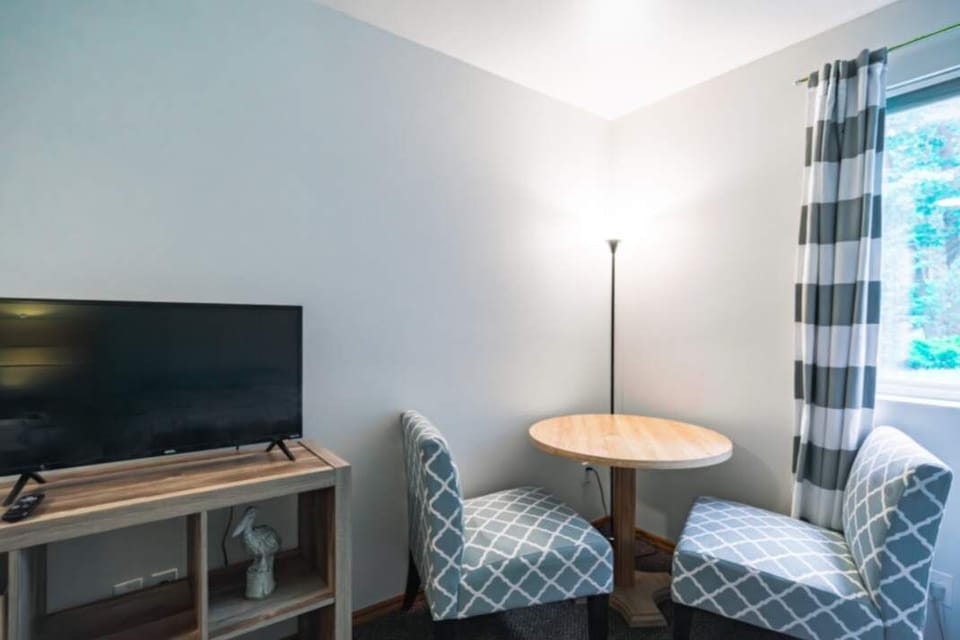 Guest Room #12 