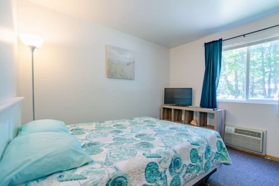 Guest Room #11
