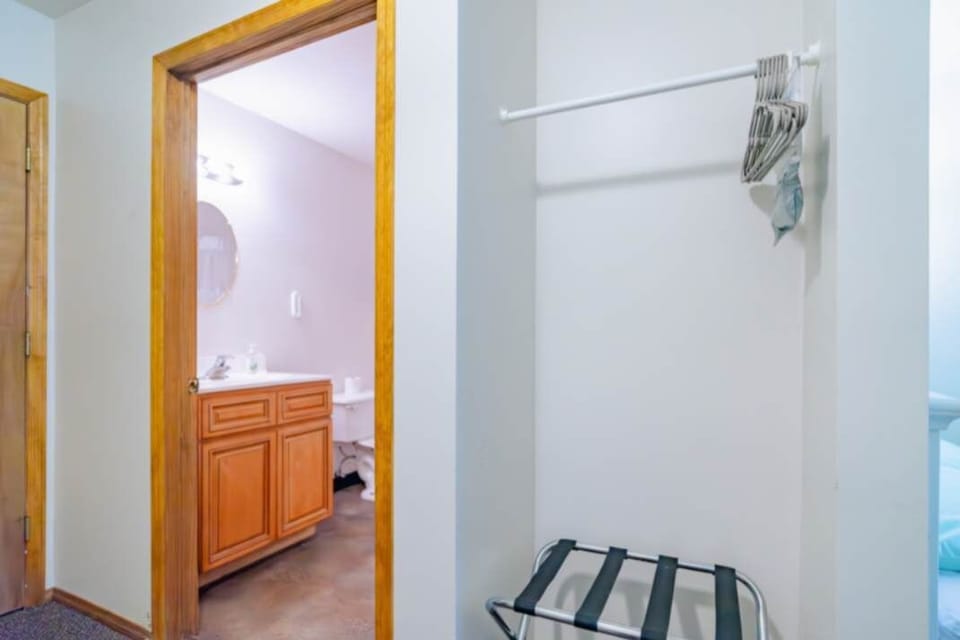 Guest Room #11