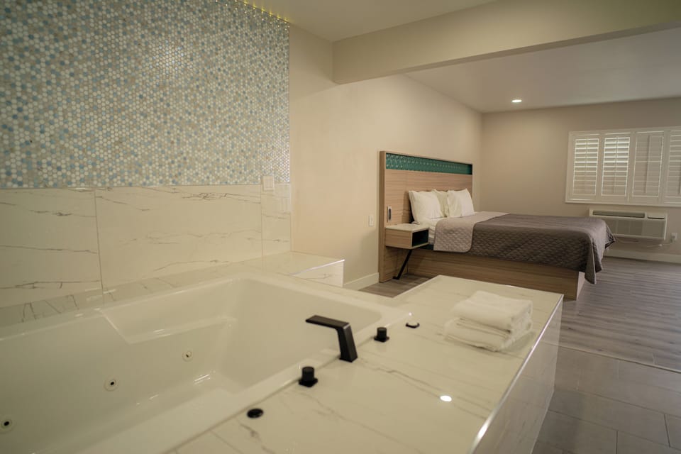 Romantic Room | Bathroom