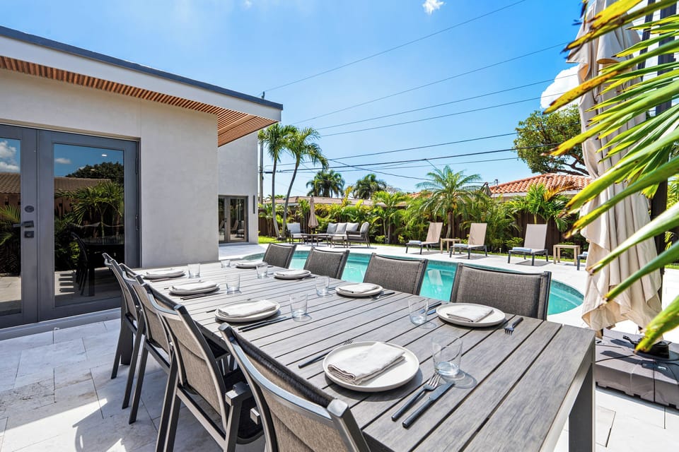 Outdoor dining