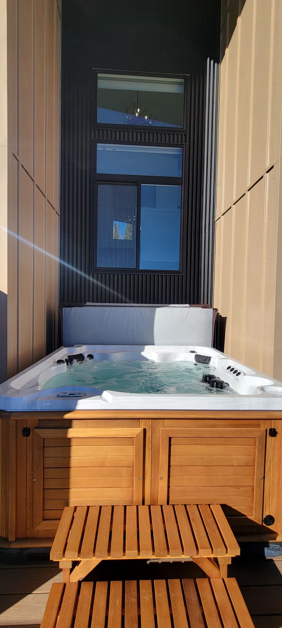 Outdoor spa tub