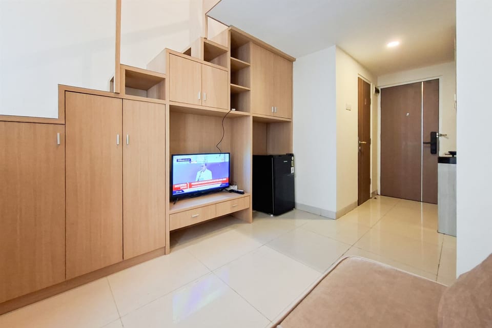 Standard Apartment | Television