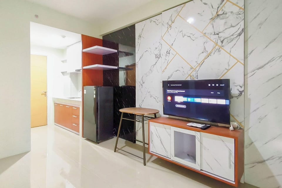 Standard Apartment | Television