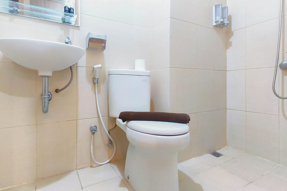 Standard Studio | Bathroom