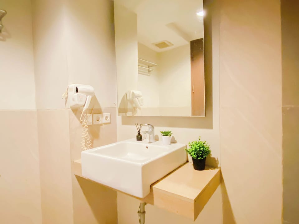 Standard Studio | Bathroom