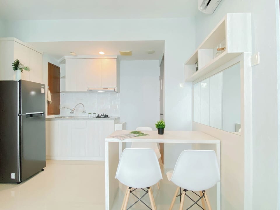 Standard Apartment | Dining room