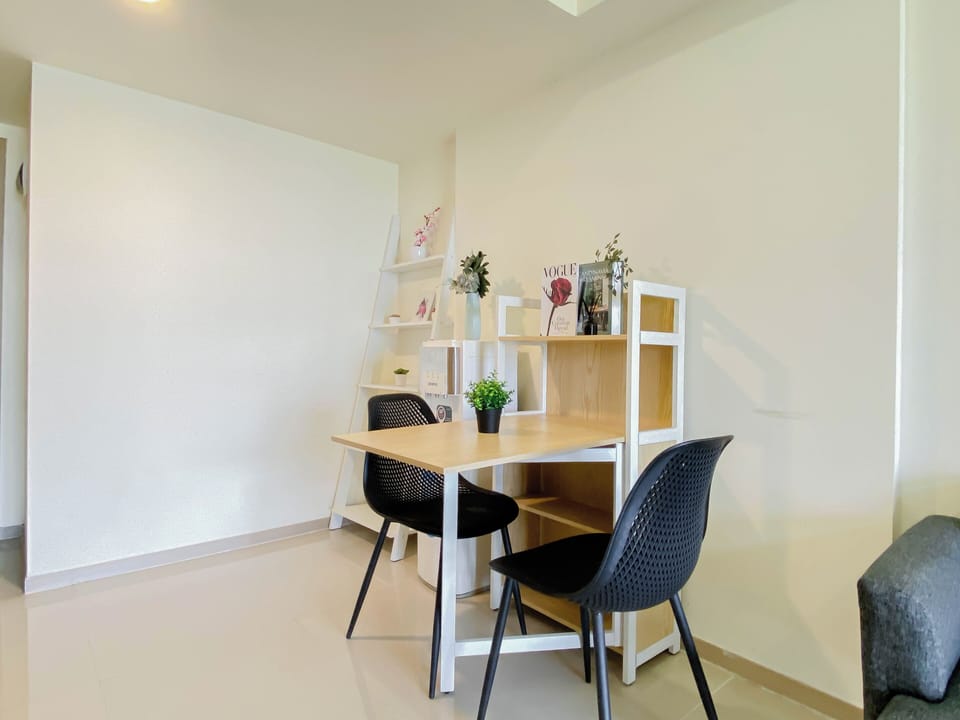 Standard Apartment | Dining room