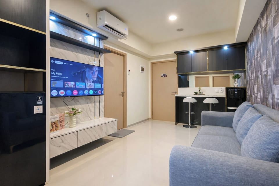 Standard Apartment | Television