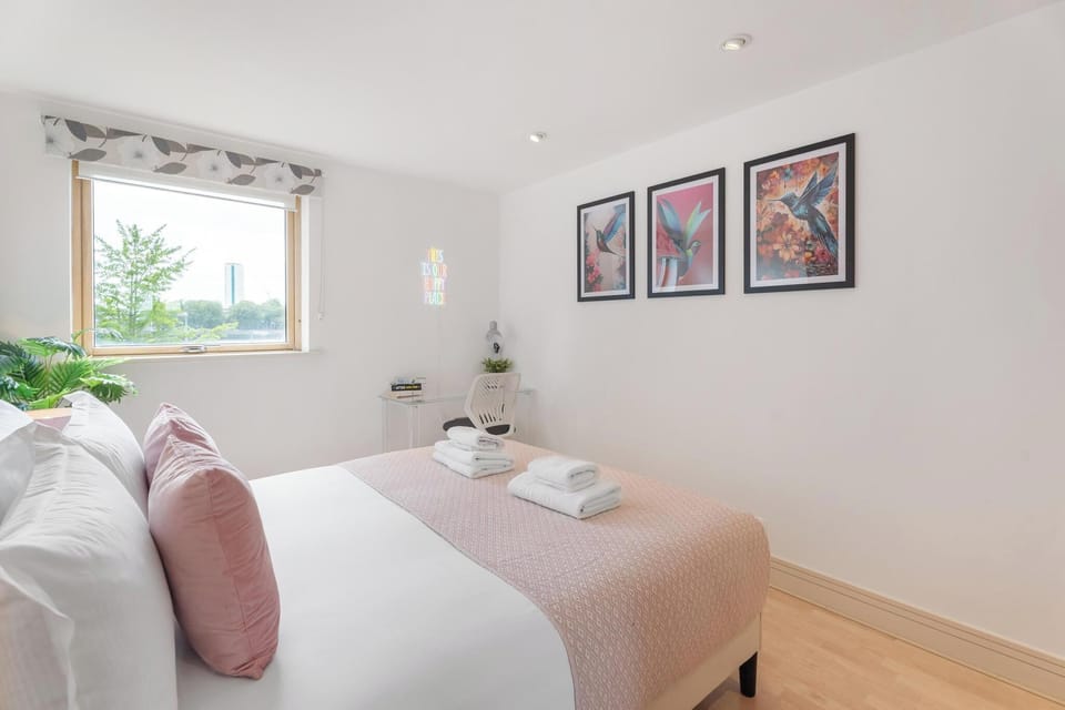 2nd bedroom