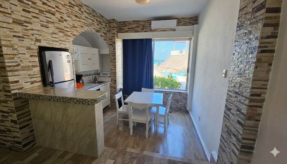 Comfort Studio Suite, Multiple Beds, Ground Floor | Private kitchen | Fridge, microwave, stovetop, cookware/dishes/utensils