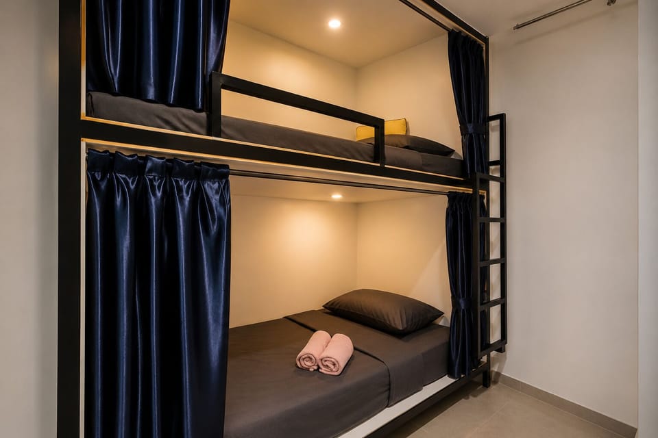 Shared Dormitory | Bed sheets