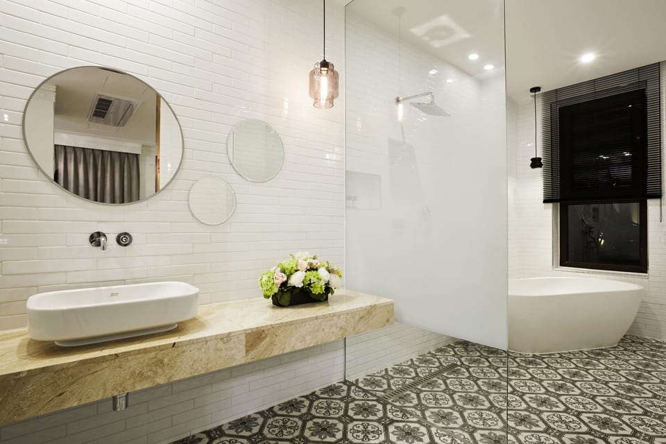 Combined shower/tub, hair dryer, bathrobes, slippers