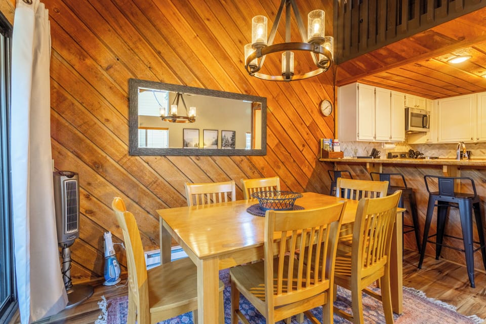 Dining room opens to kitchen and living room.
