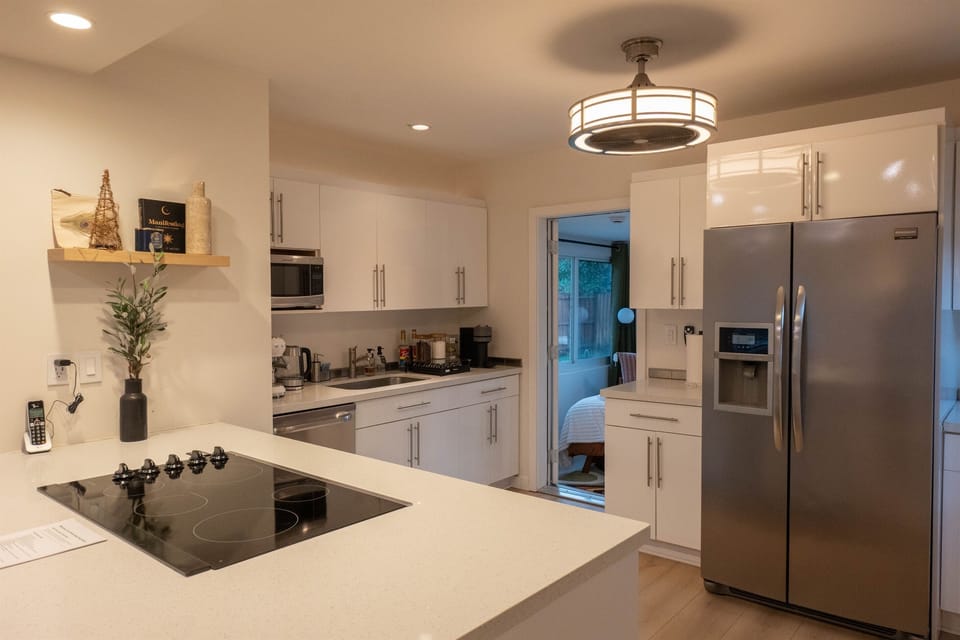 Full kitchen
