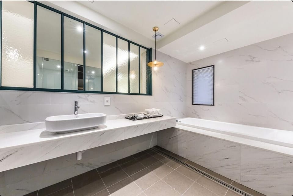 Suite | Bathroom | Hair dryer, bidet, heated floors, towels