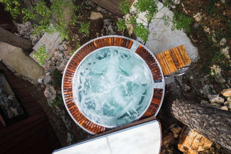 Jacuzzi
